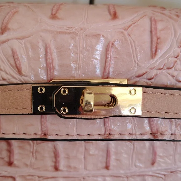 NWT Pink American Bee Purse with crossbody removable strap - Picture 4 of 14